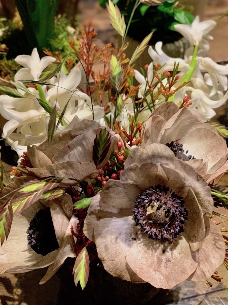 Composition florales dans les offices du château de Chenonceau